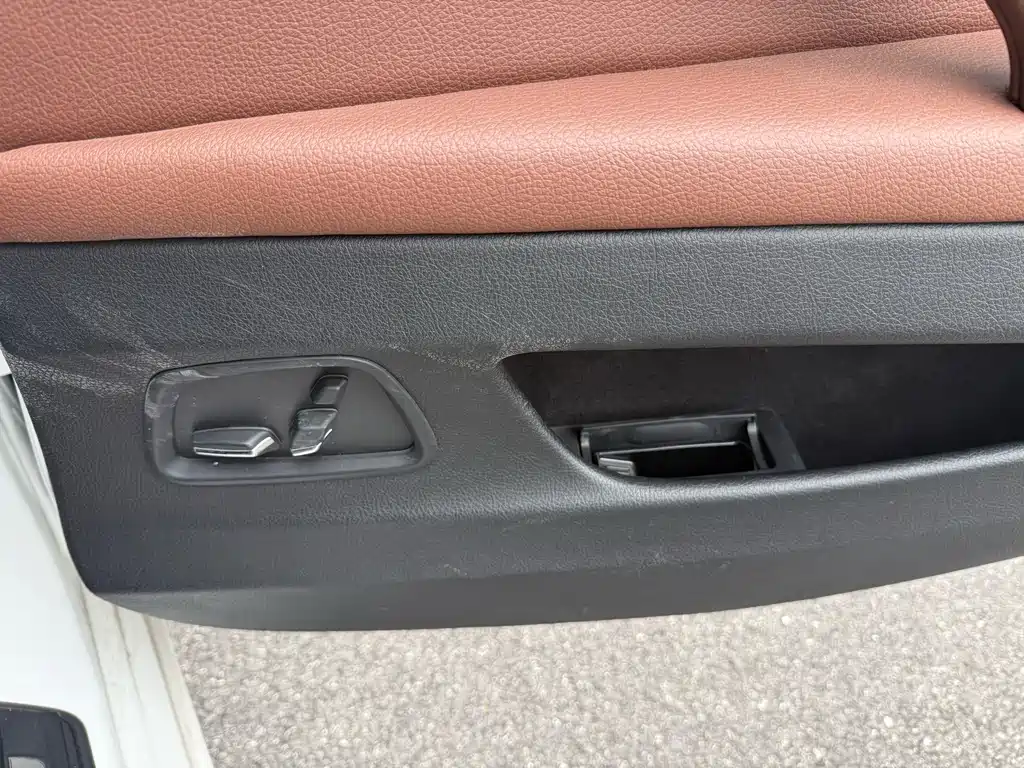 BMW 5 Series — миниатюра 16