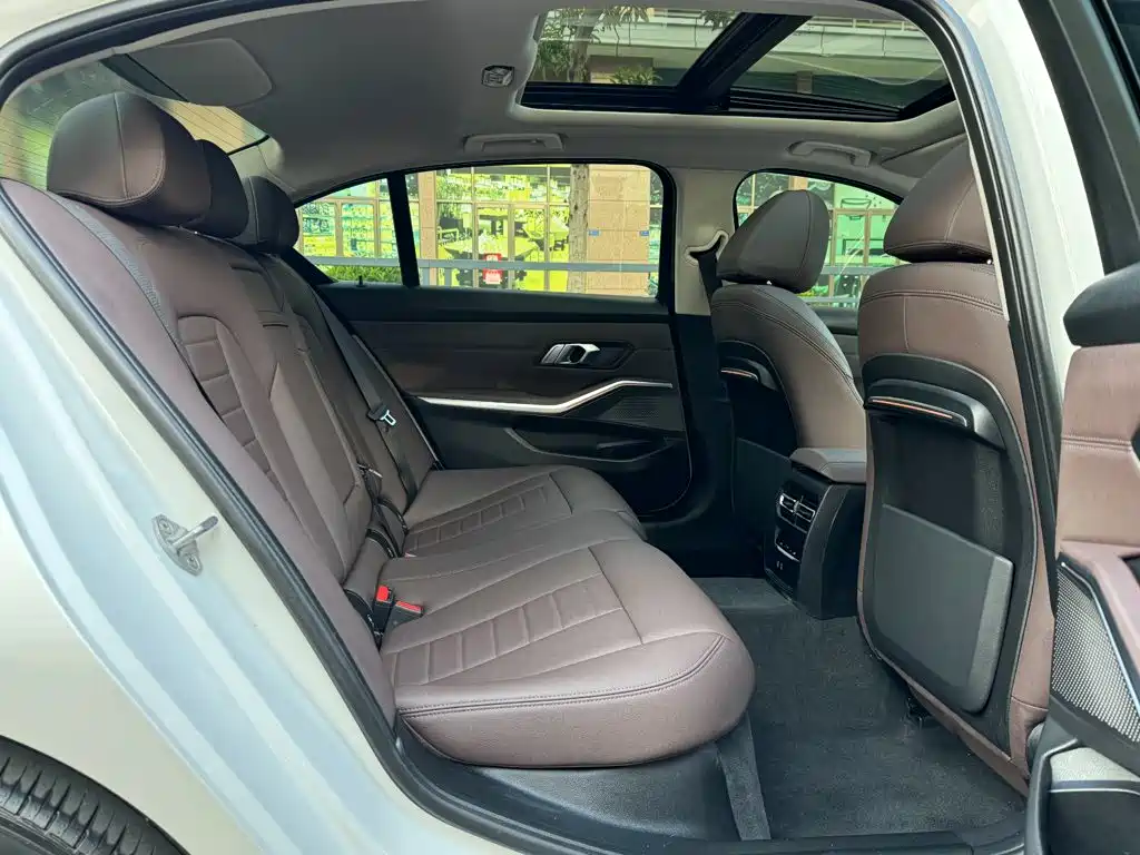 BMW 3 Series — миниатюра 24