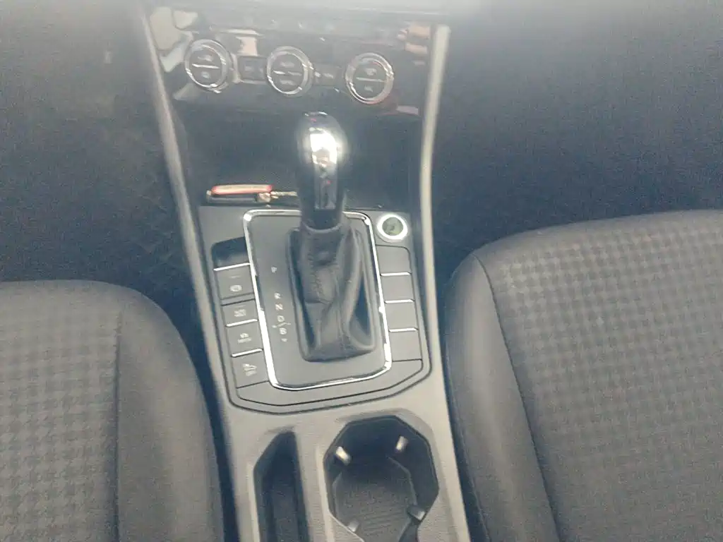 Volkswagen Bora EV — миниатюра 10