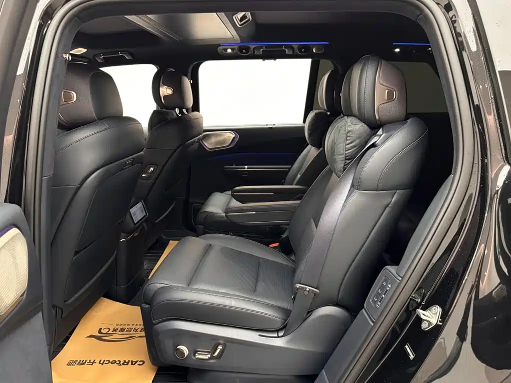 Lynk & Co 900 — миниатюра 9