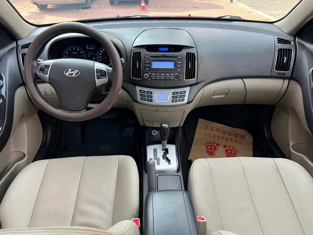 Hyundai Elantra 2011 1.6L AT Luxury