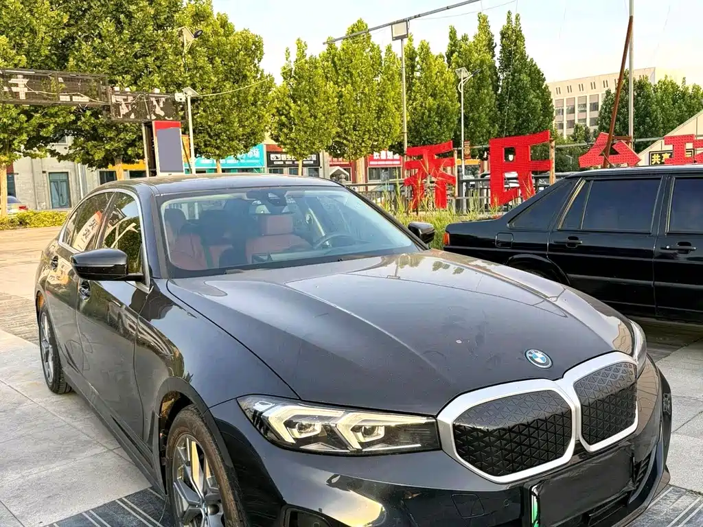 BMW i3 2022 eDrive 35 L