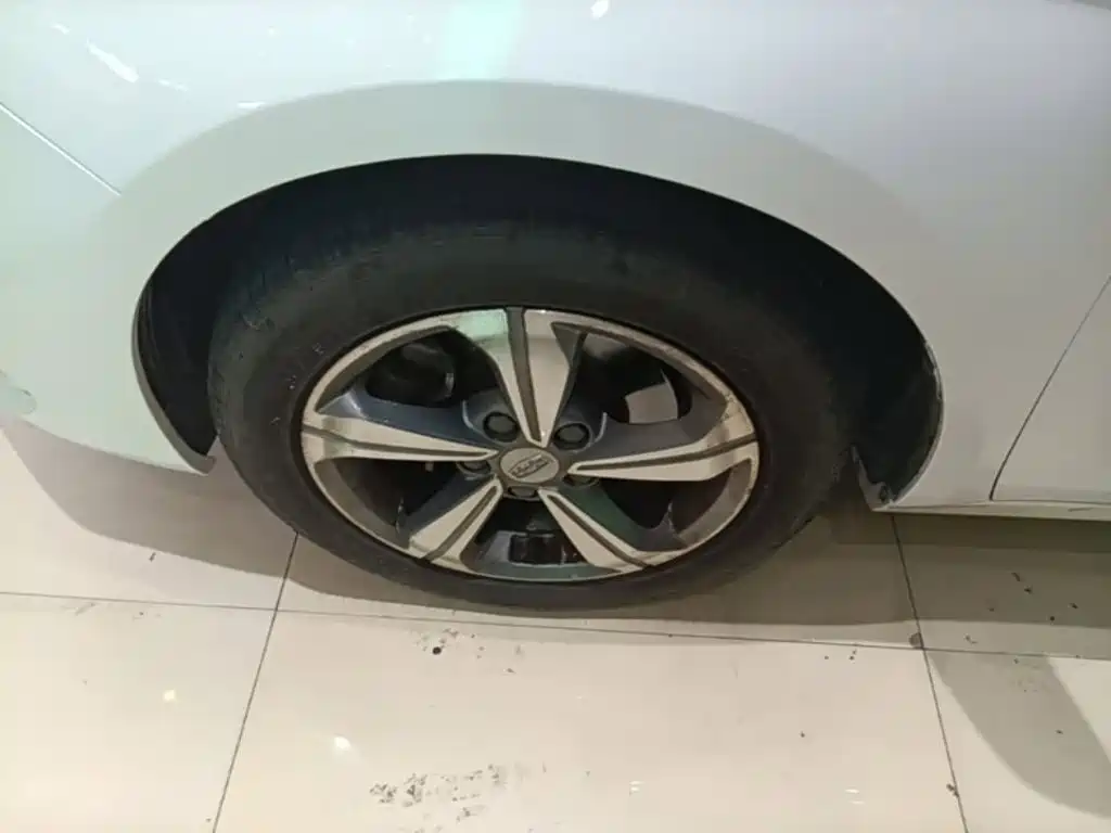 Geely Emgrand GL — миниатюра 23