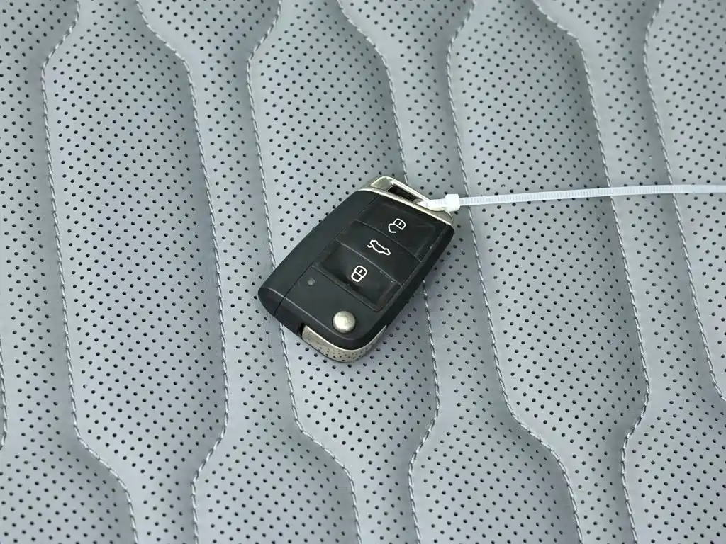 Volkswagen Tiguan L PHEV — миниатюра 12