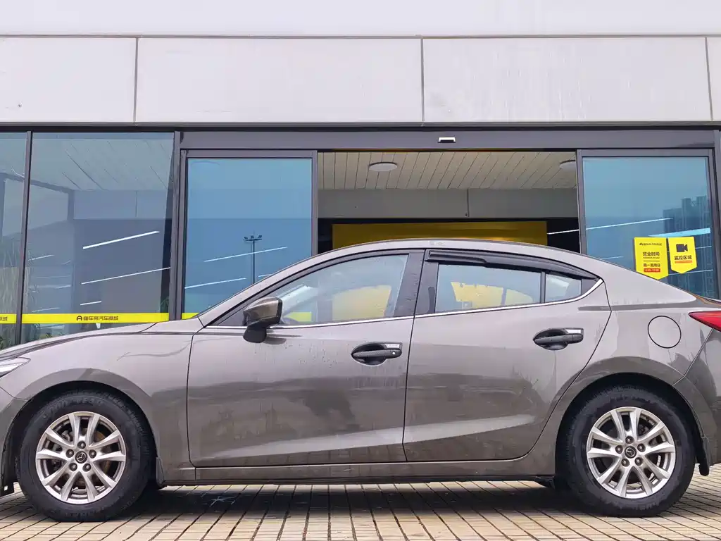 Mazda 3 Axela — миниатюра 4