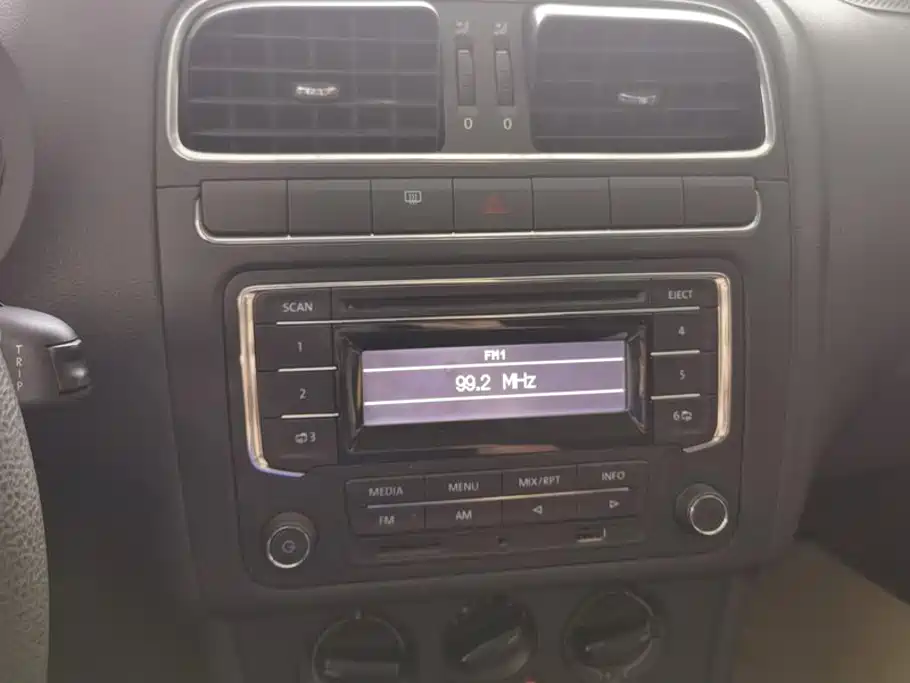 Volkswagen Polo — миниатюра 13