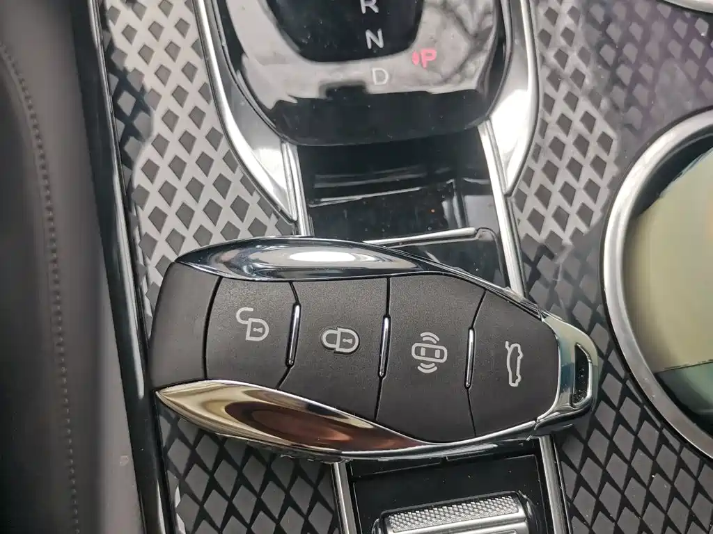 Hongqi HS3 PHEV 2025 117km PLUS
