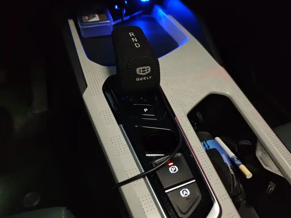 Geely L HiP — миниатюра 15