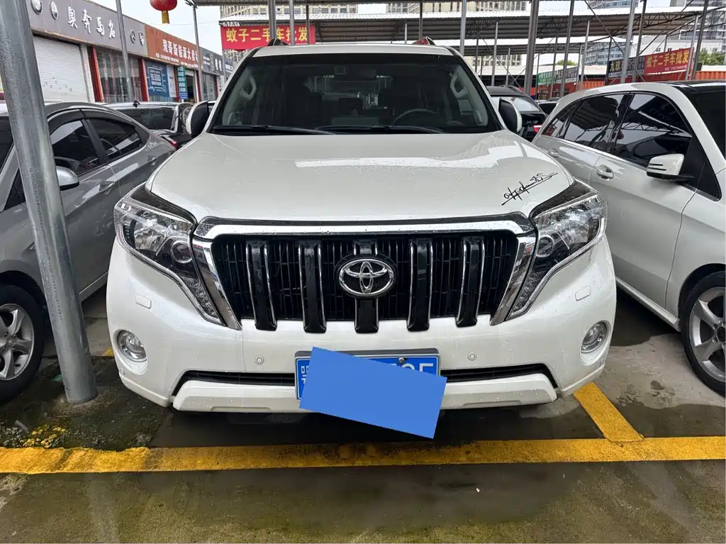Toyota Land Cruiser Prado 2016 2.7L AT Luxury
