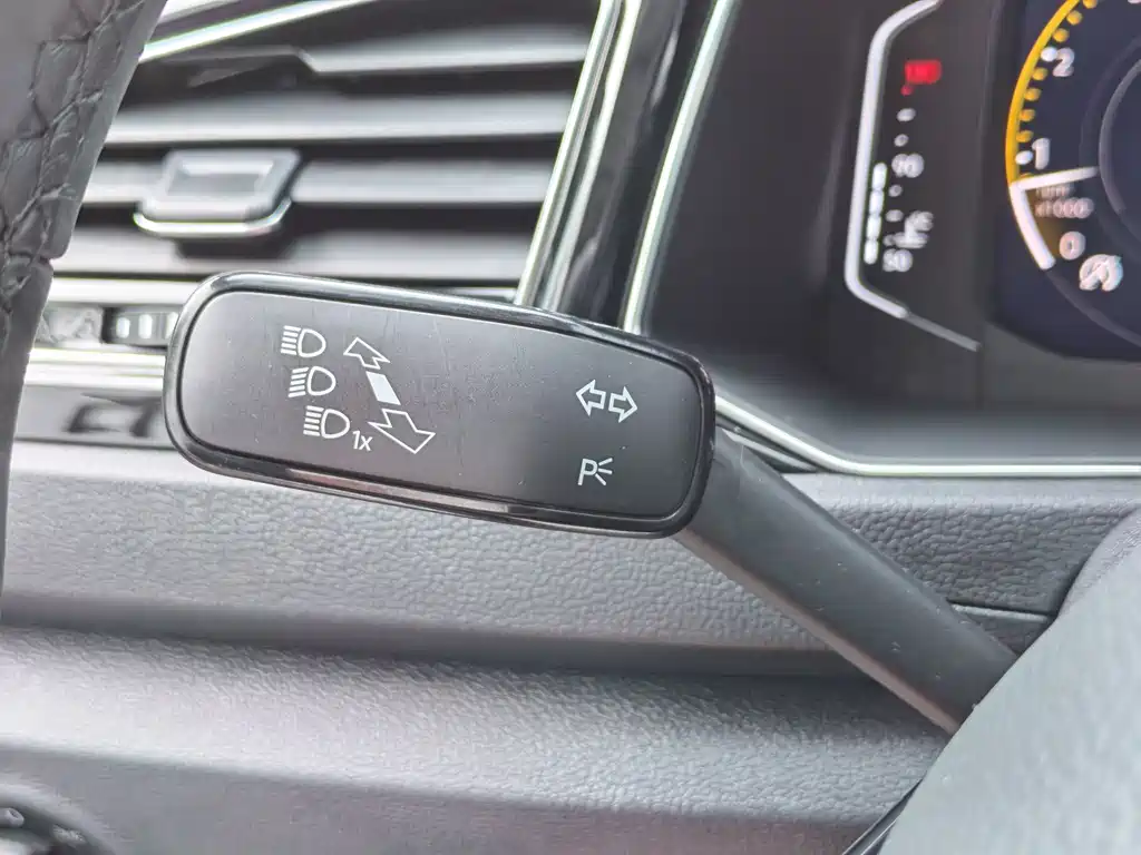 Volkswagen T-Roc — миниатюра 26