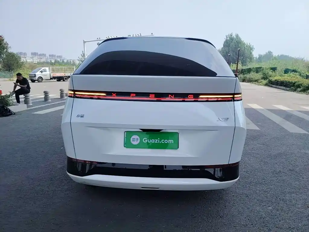 XPeng X9 — миниатюра 6