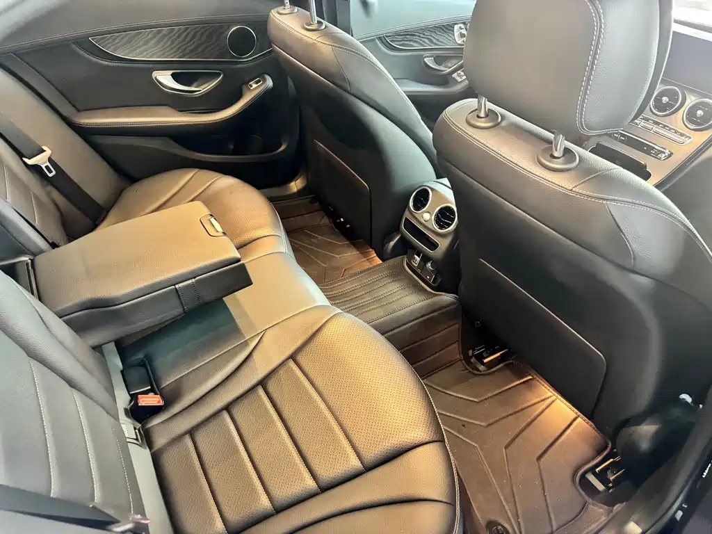 Mercedes-Benz C-Class — миниатюра 10