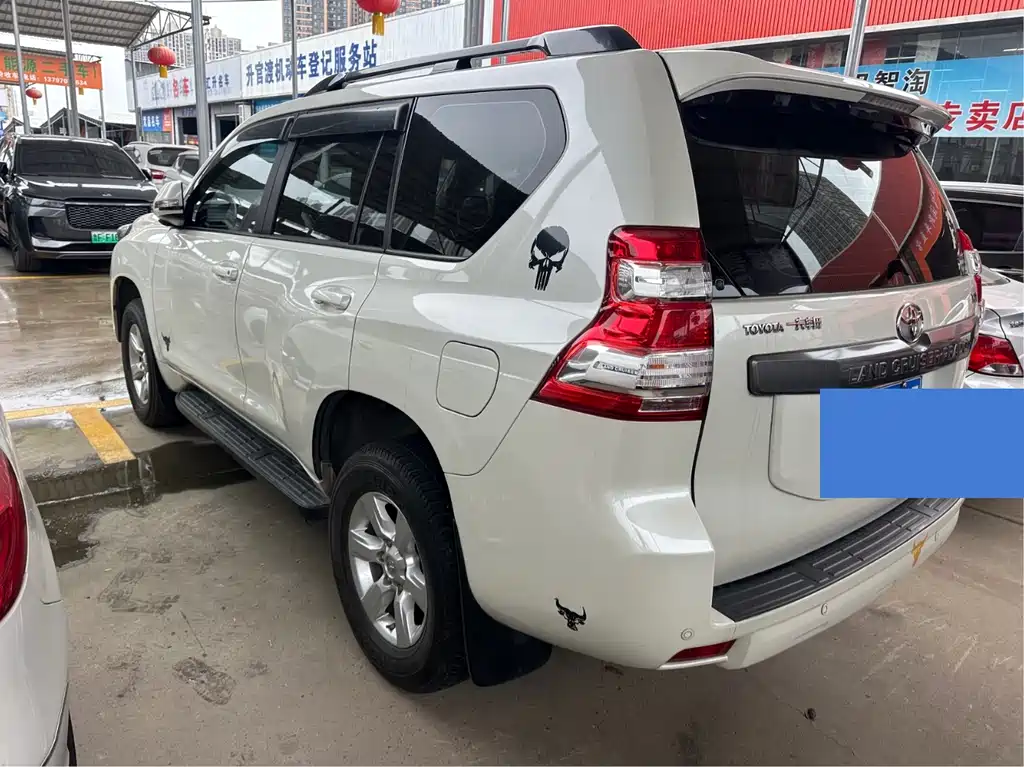 Toyota Land Cruiser Prado 2016 2.7L AT Luxury