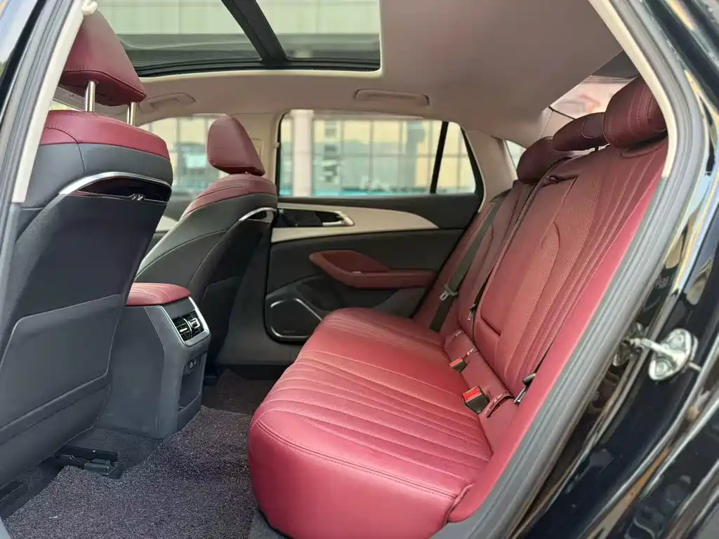 Hongqi Hongqi H5 — миниатюра 6