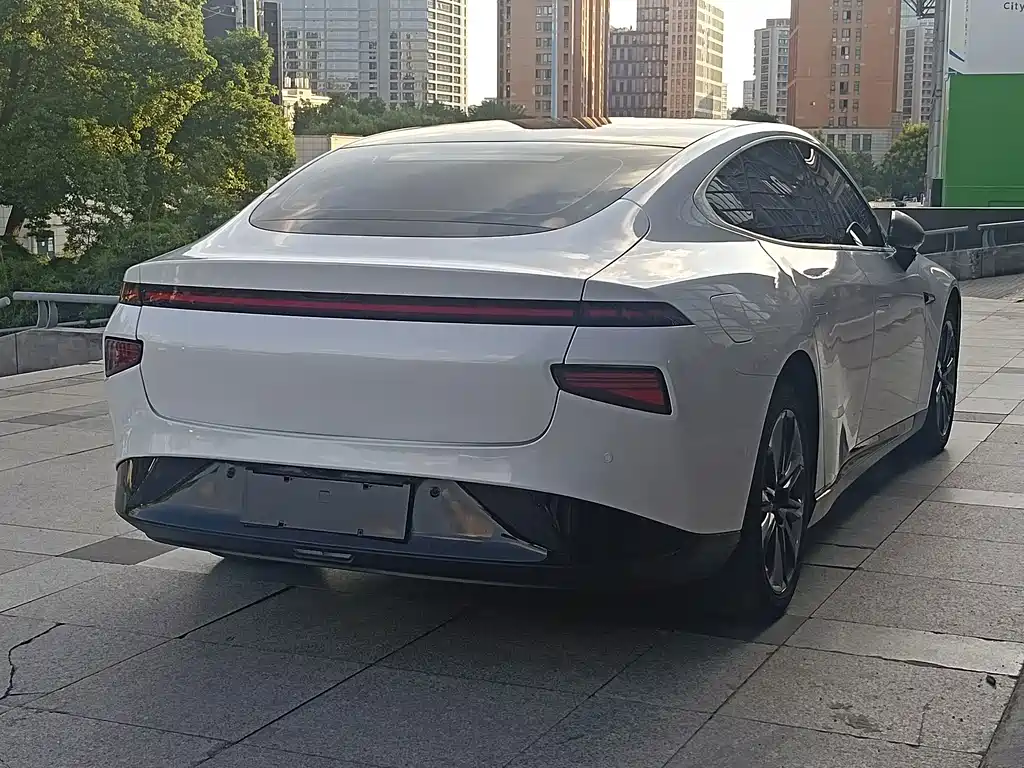 XPeng P7 — миниатюра 8