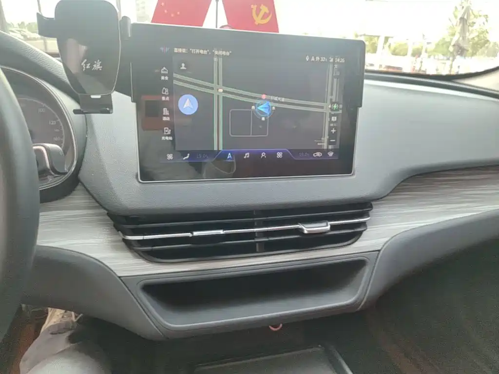 Hongqi Hongqi E-QM5 — миниатюра 13