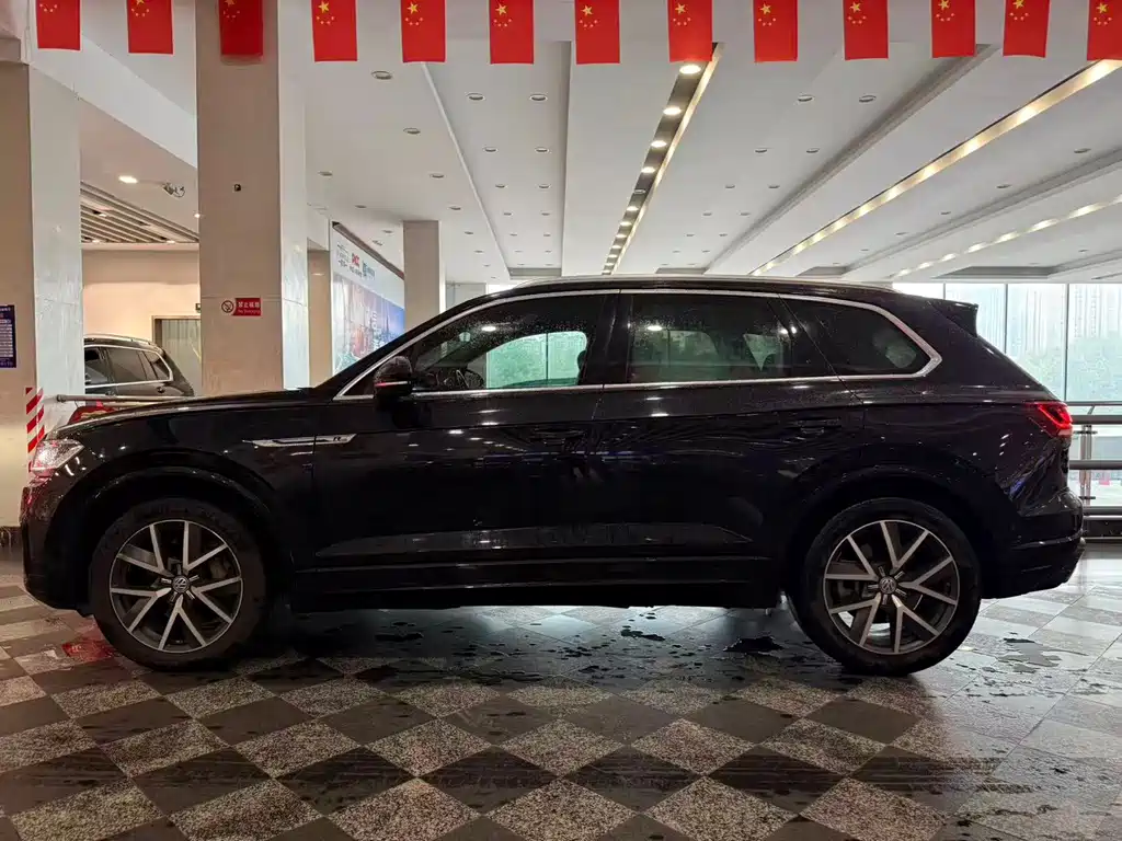 Volkswagen Touareg — миниатюра 13