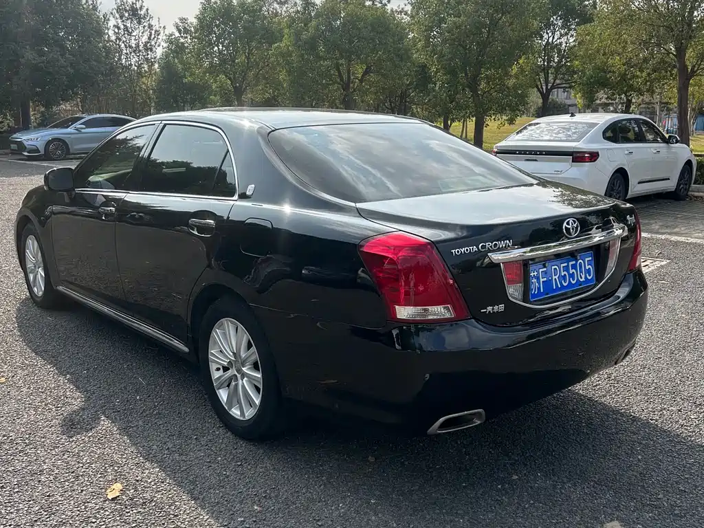 Toyota Crown 2011 2.5L Royal