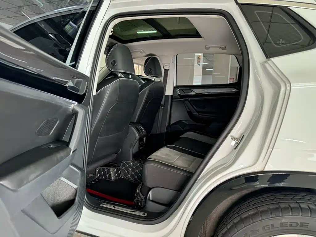 Volkswagen X — миниатюра 15