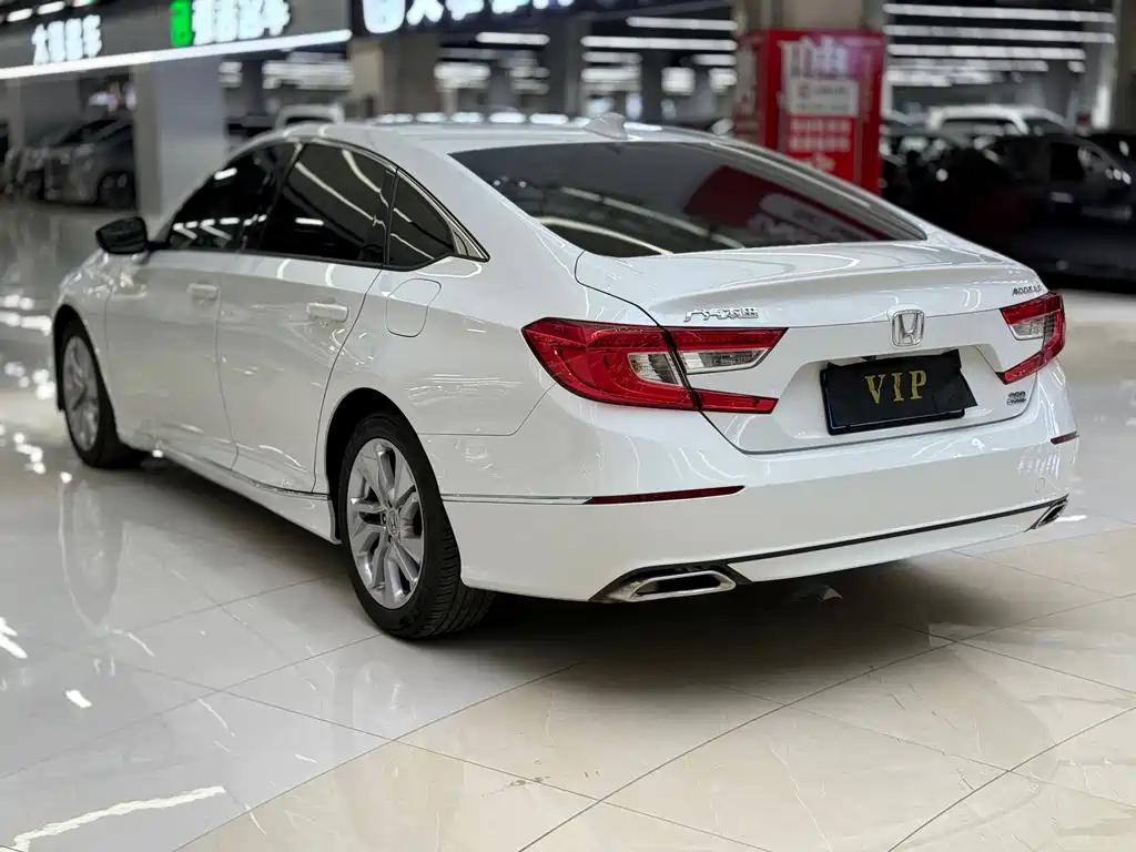 Honda Accord — миниатюра 7
