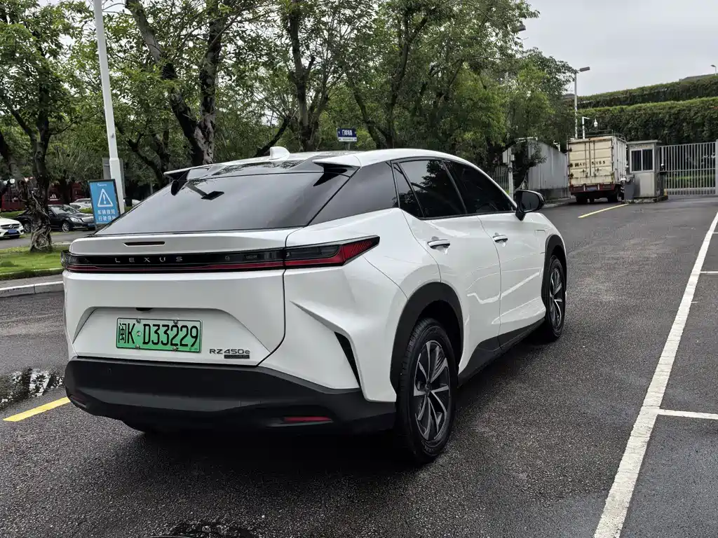 Lexus RZ 2023 450e