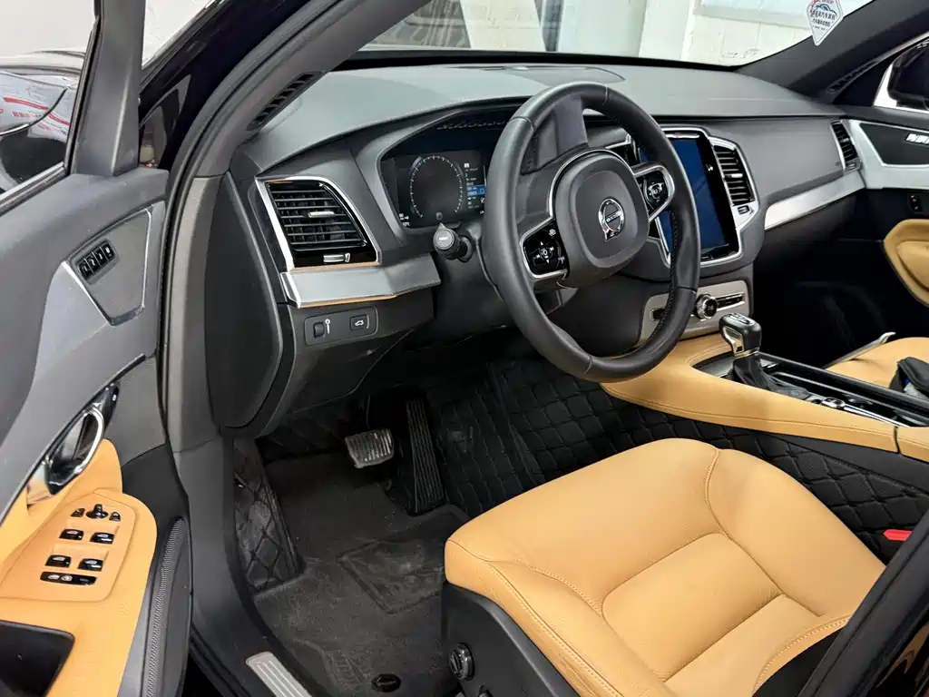 Volvo XC90 — миниатюра 2