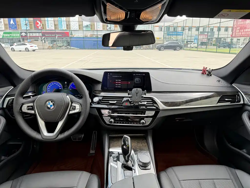 BMW 5 Series — миниатюра 18