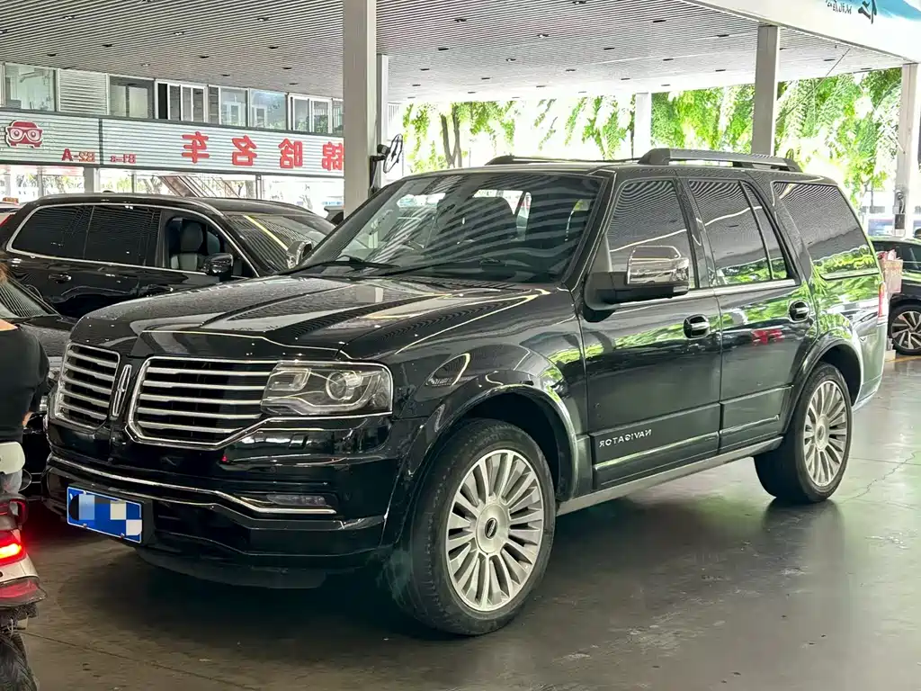 Lincoln Navigator