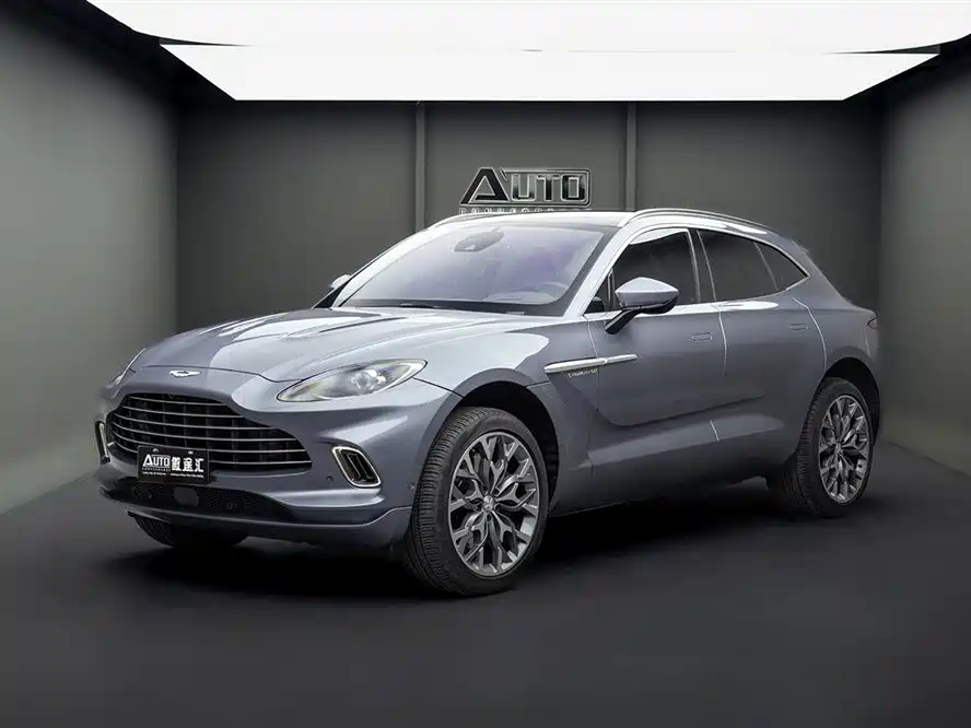 Aston Martin DBX 2023