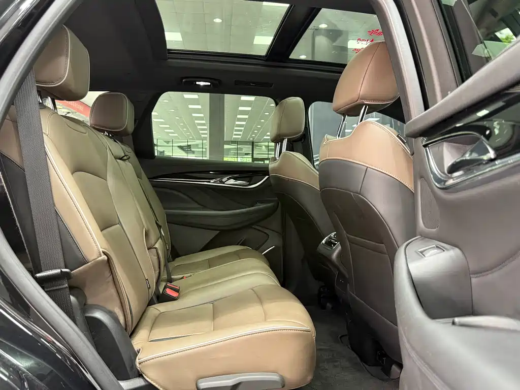 Buick Enclave 2022 652T Premium Flagship 7 мест
