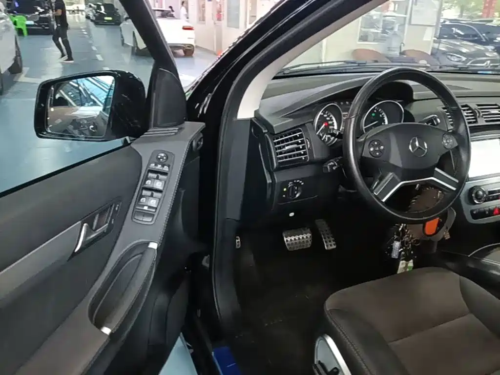 Mercedes-Benz R-Class — миниатюра 16