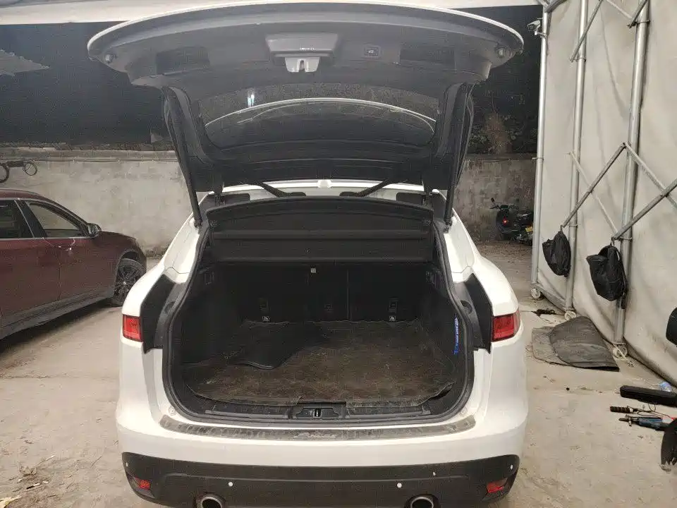 Jaguar F-PACE — миниатюра 6