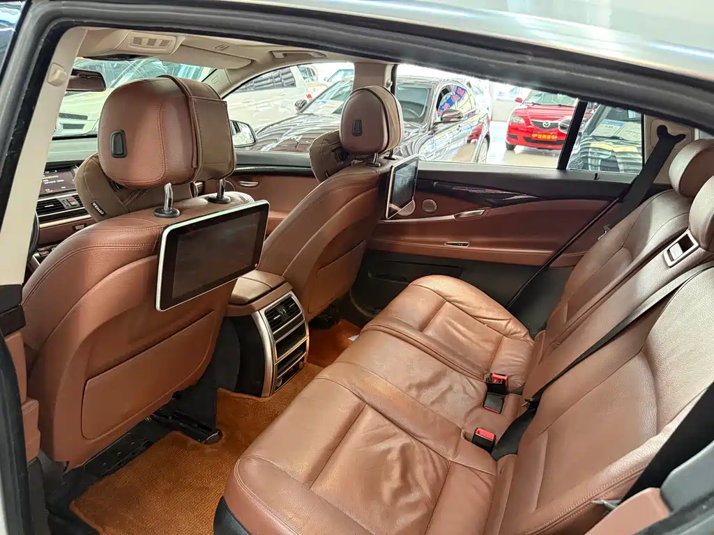 BMW 5 Series GT — миниатюра 15