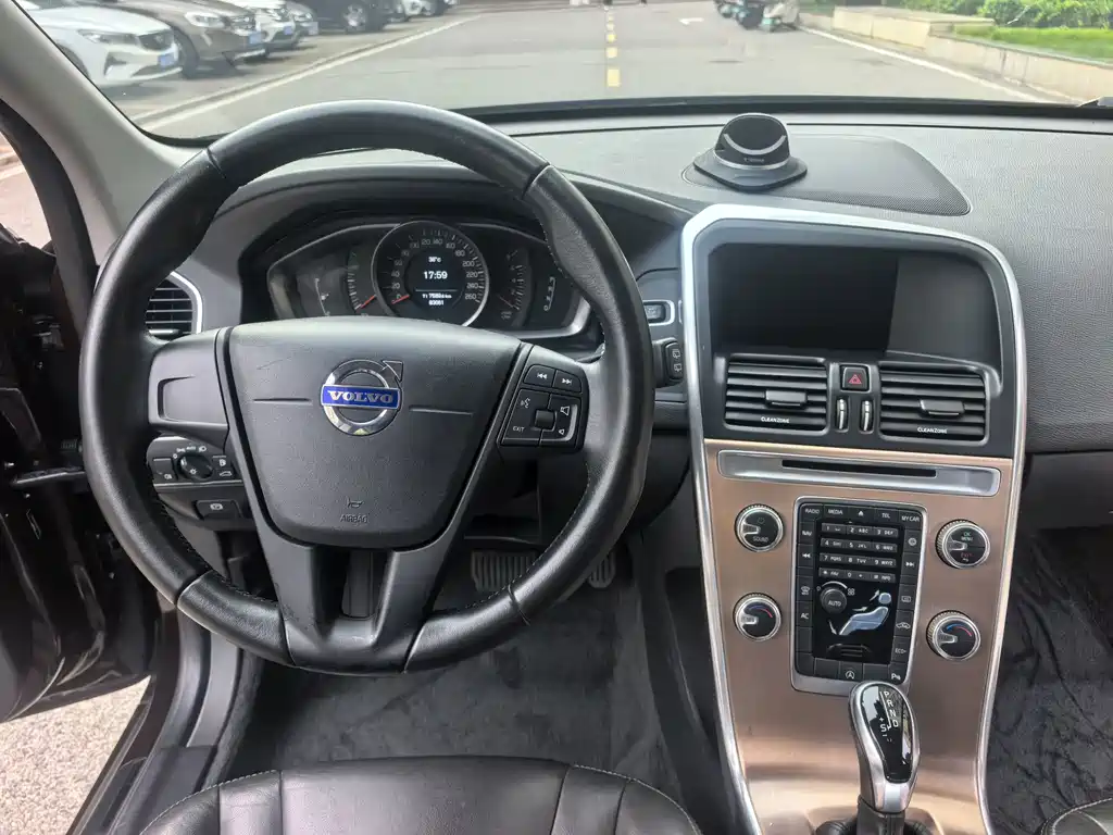 Volvo XC60 — миниатюра 12