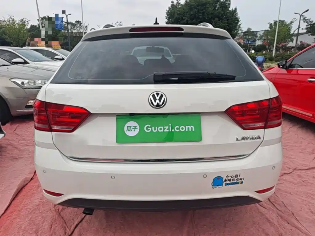 Volkswagen Gran Lavida 2015 1.6L AT Comfort