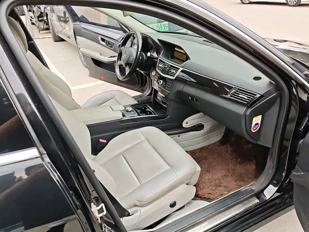 Mercedes-Benz E-Class E 2010 E 300 L Fashion