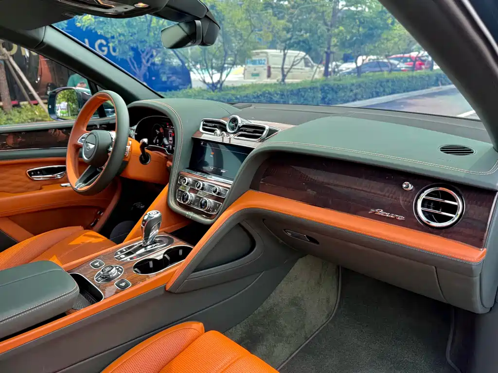 Bentley Bentayga — миниатюра 6