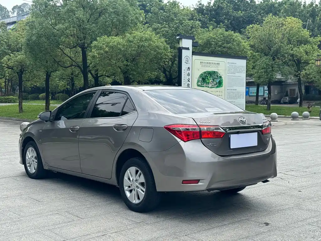 Toyota Corolla — миниатюра 13