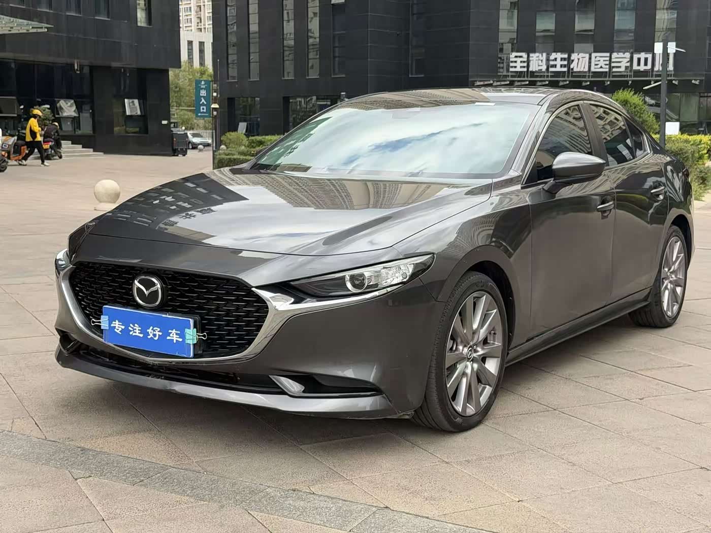 Mazda Mazda3 Axela 2.0 л 2021 г. Чёрный, пробег 25000 км