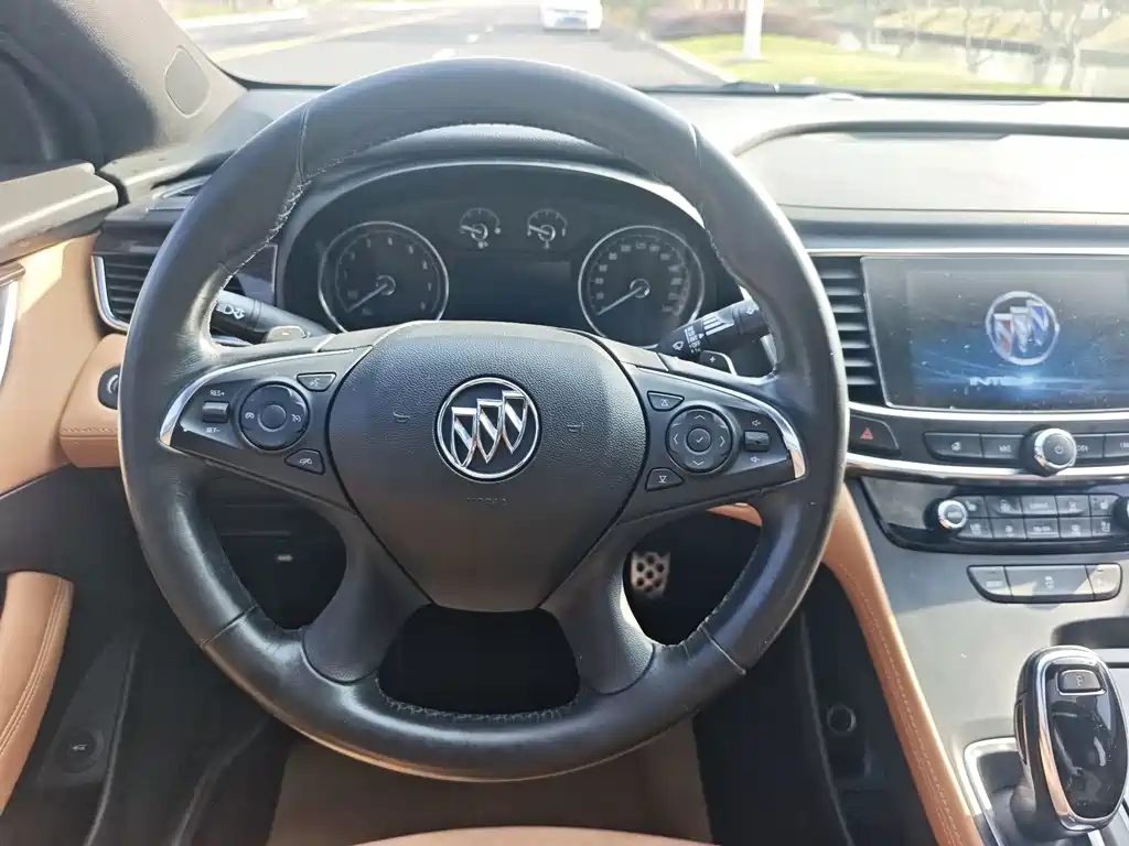 Buick LaCrosse — миниатюра 6