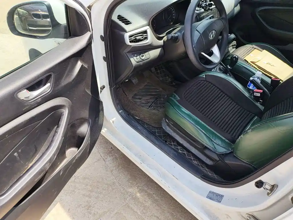 Hyundai Verna - фото 16
