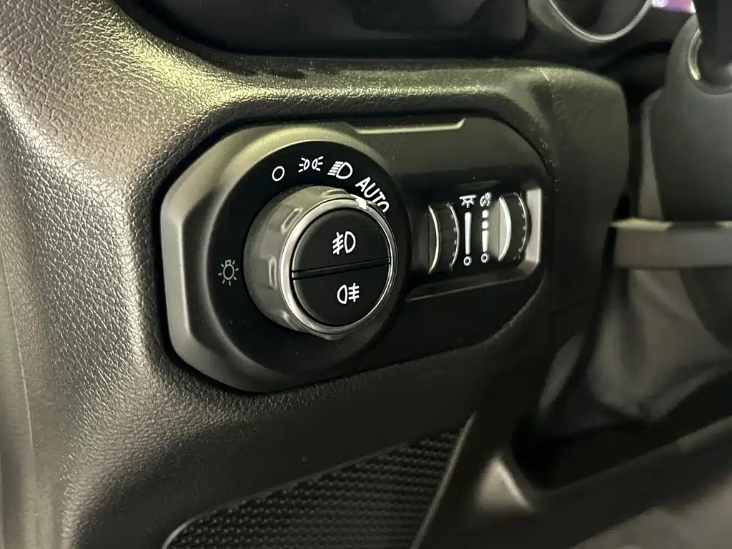 Jeep Wrangler — миниатюра 7