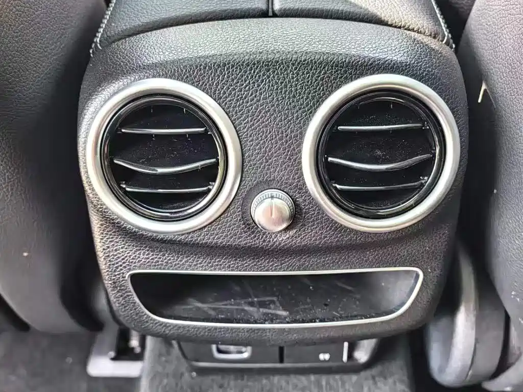 Mercedes-Benz C-Class — миниатюра 10