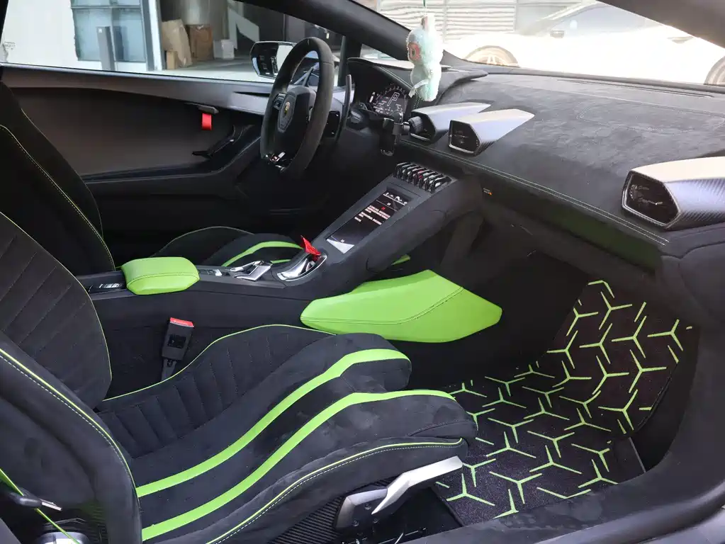 LAMBORGHINI HURACÁN