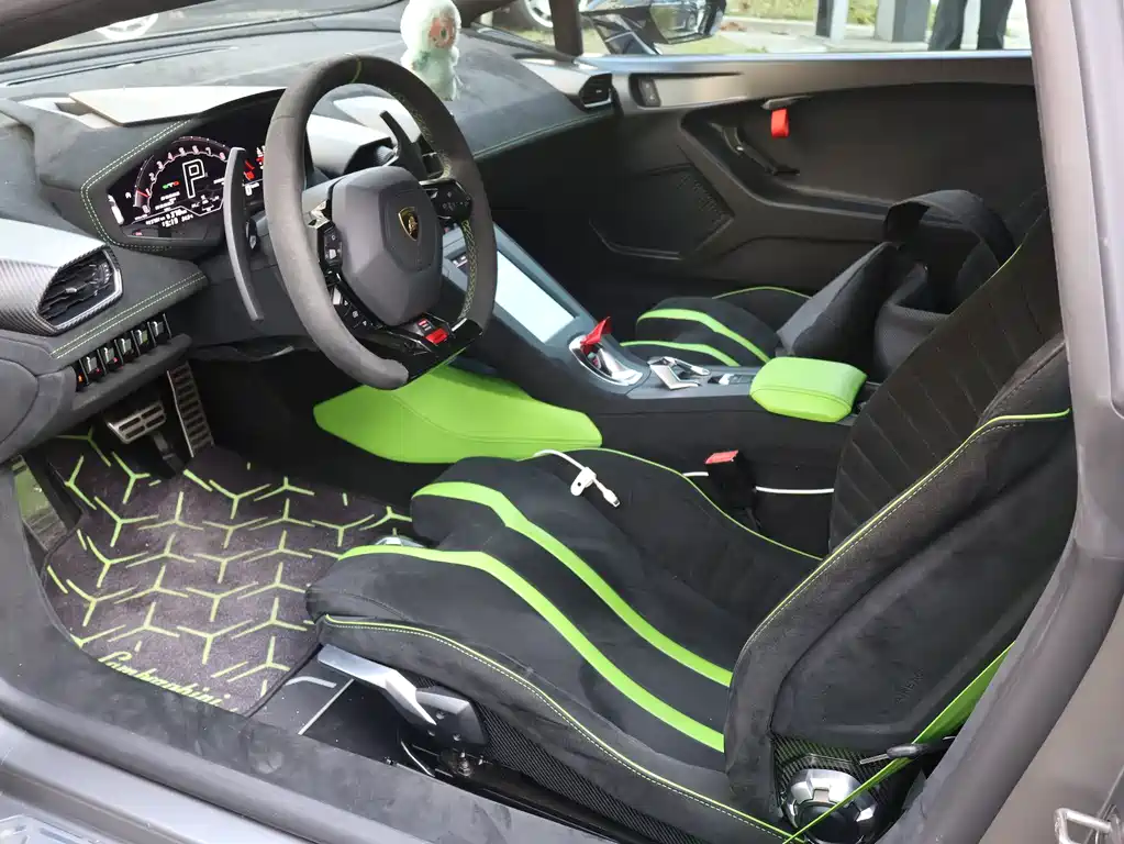 LAMBORGHINI HURACÁN