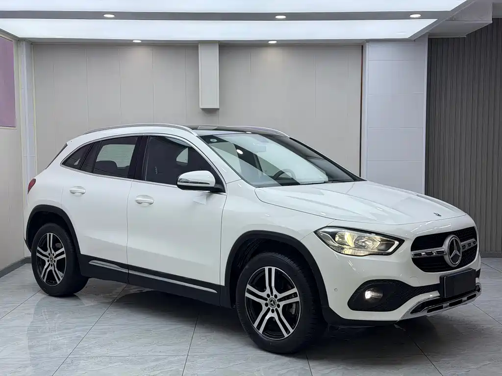 Mercedes-Benz GLA Facelift GLA 180, фото 3