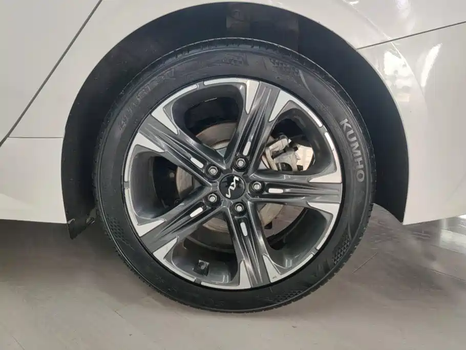 Kia K5 — миниатюра 6