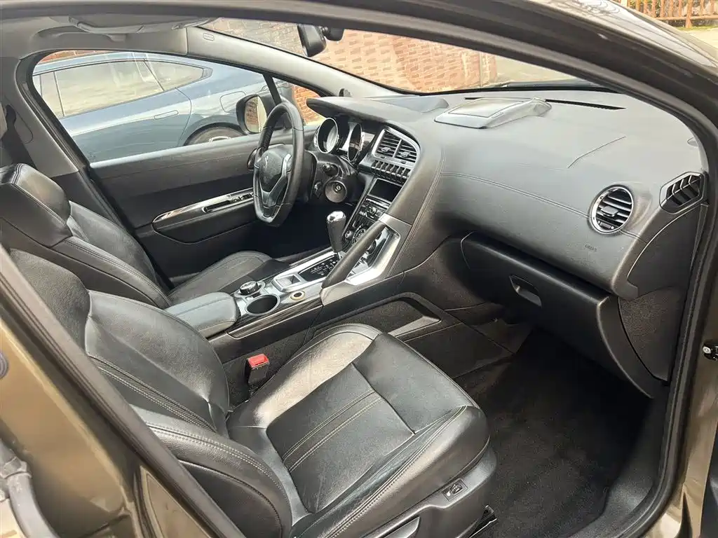 Peugeot 3008 2013 1.6THP AT