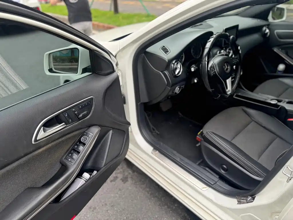 Mercedes-Benz A-Class (Import) — миниатюра 10