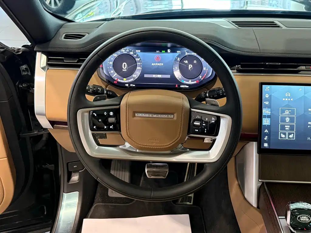 Land Rover Range Rover 2024 3.0 L6 400PS Long Wheelbase мест